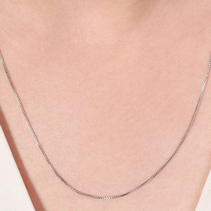 Minimal Muse Silver Box Chain