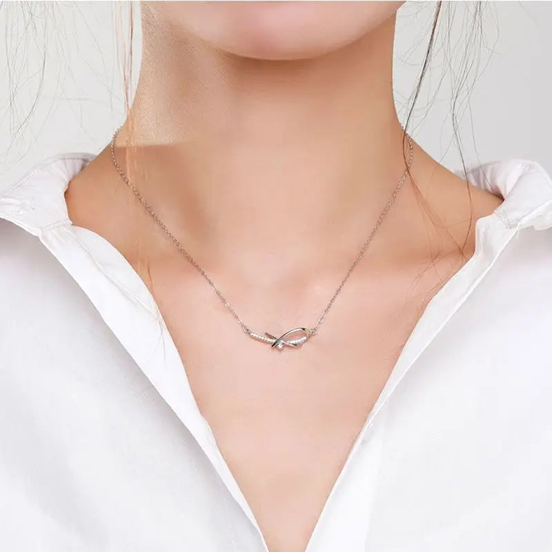 925 Sterling Silver Dainty Bowtie Pendant Necklace