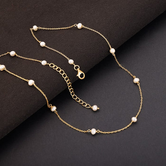 Golden Minimal Pearl Necklace